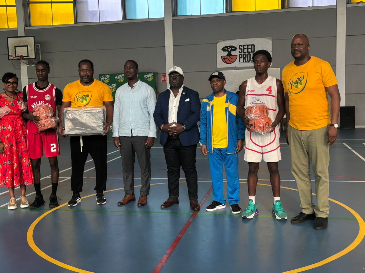 Le président du CNOG assiste à l’ouverture officielle du championnat semi-professionnel Youzou Basket